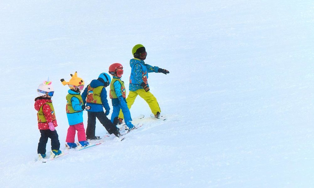 Material de esquí para niños
