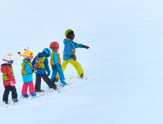 material-de-esquí-para-niños